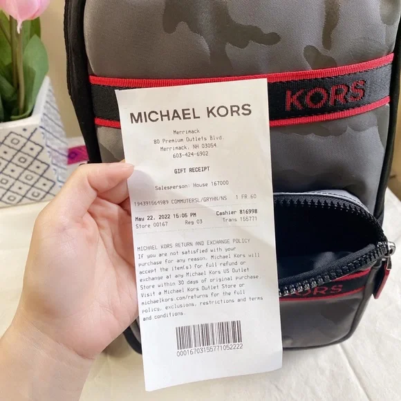 Michael Kors MENS Kent nylon Sling Pack - Picture 9 of 10